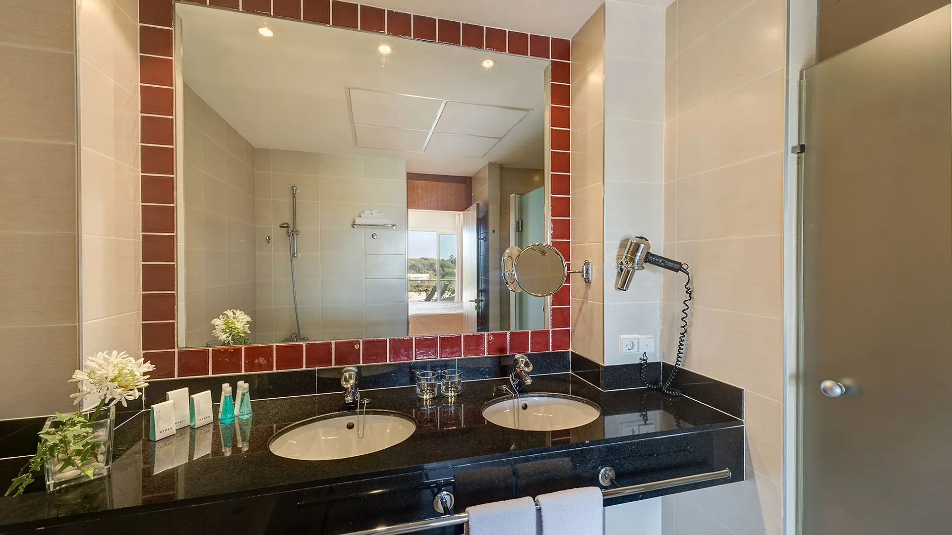 Blau Privilege Porto Petro Beach Resort & Spa Santanyi