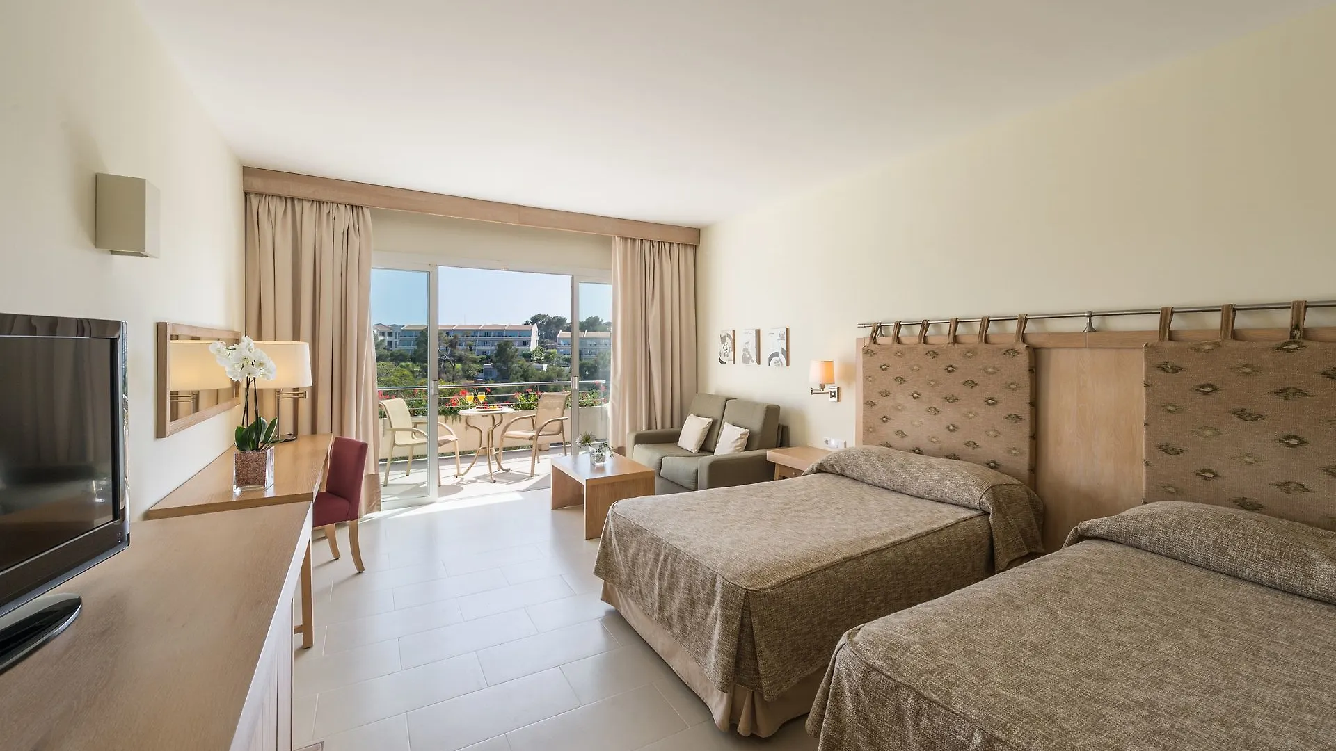 Blau Privilege Porto Petro Beach Resort & Spa Santanyi
